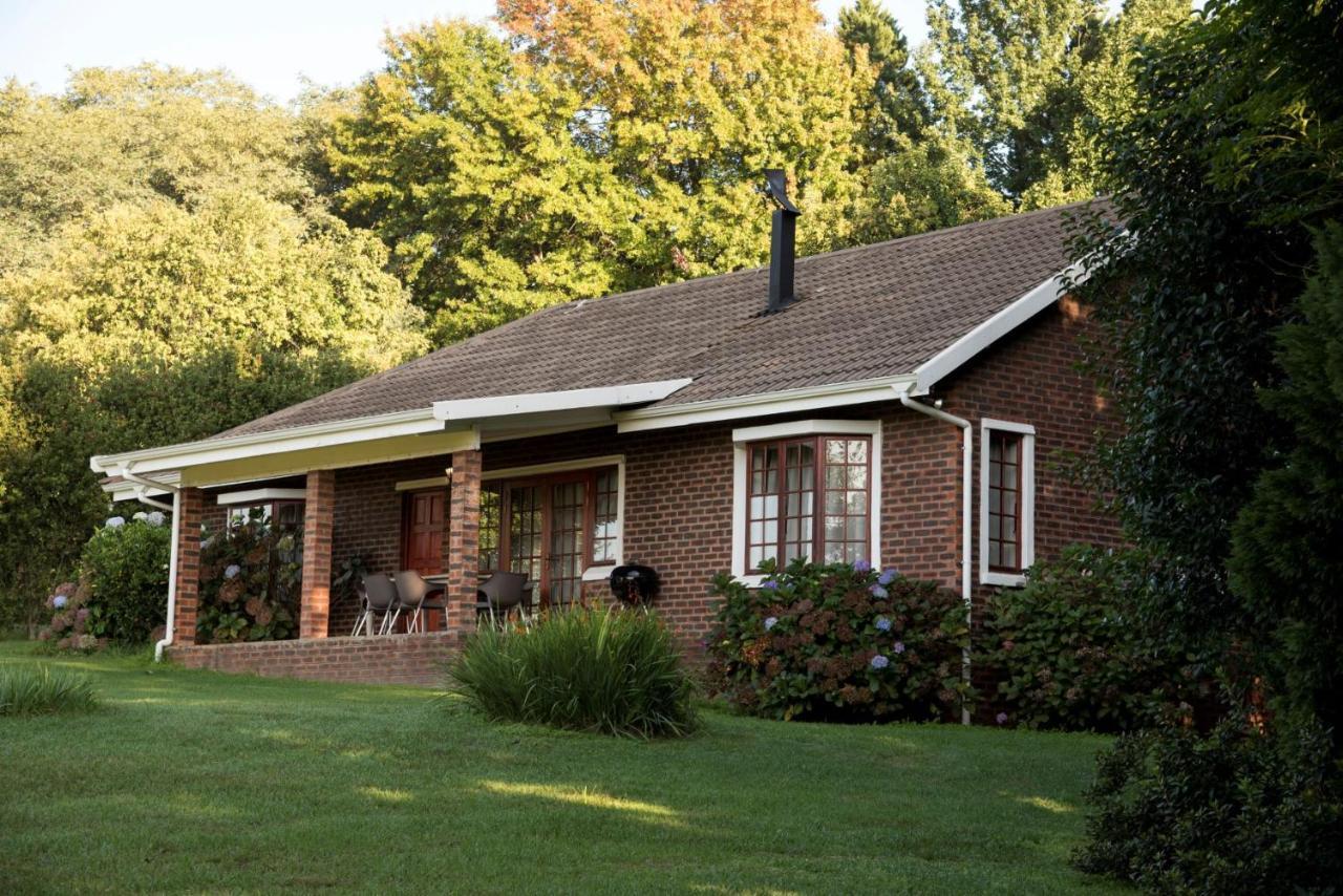 Lions River Country Cottages Exteriör bild